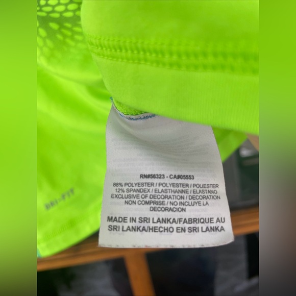 Nike Pro DriFit Women’s Highlighter Green/black Quarter Zip Shirt Size Medium - Picture 4 of 7